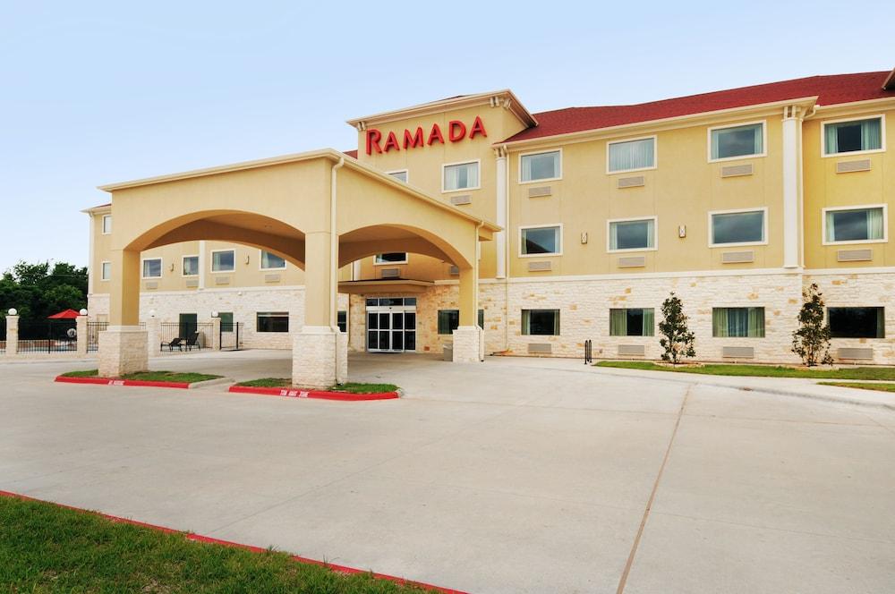 Ramada By Wyndham College Station Ξενοδοχείο Εξωτερικό φωτογραφία